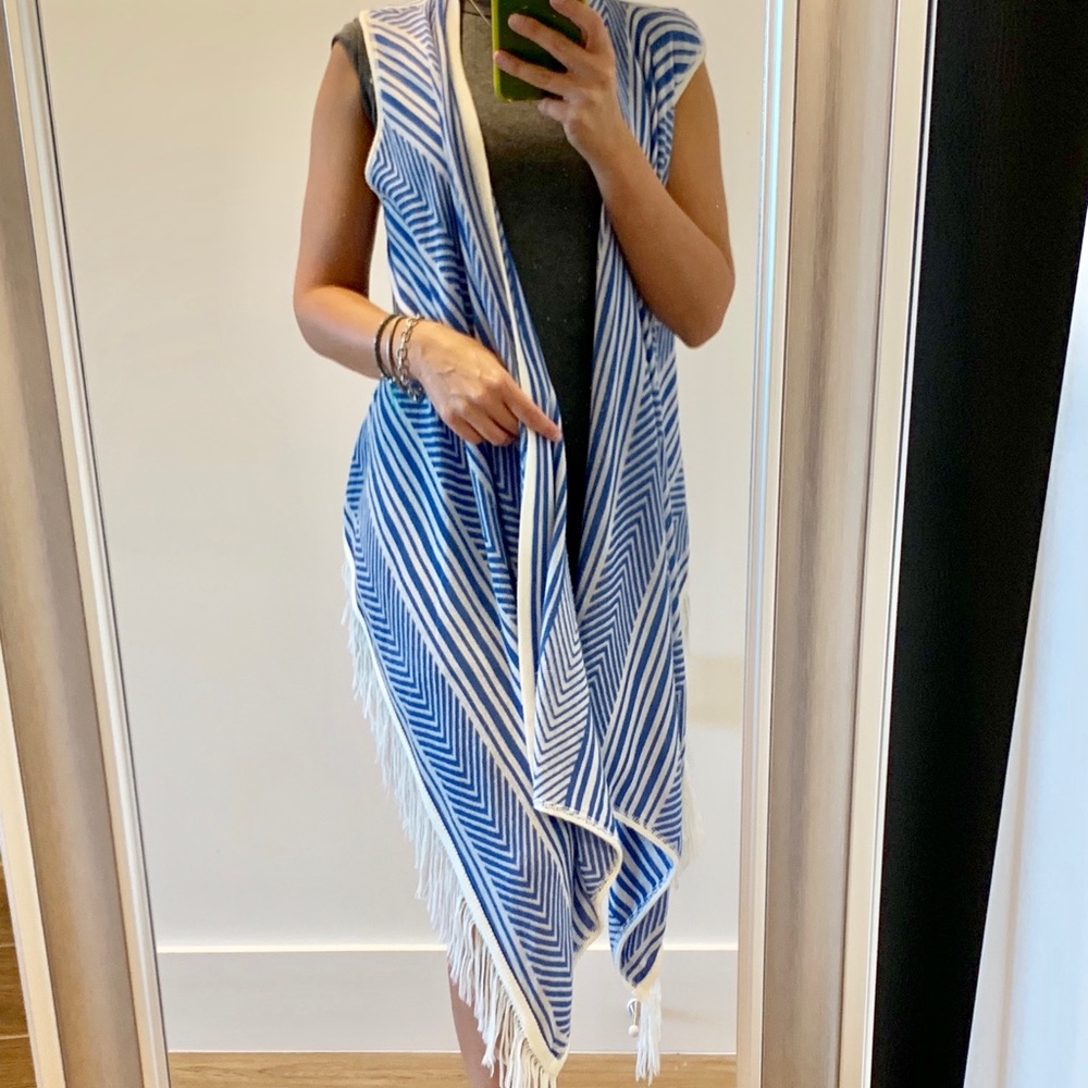 Greek sleeveless cardigan💙